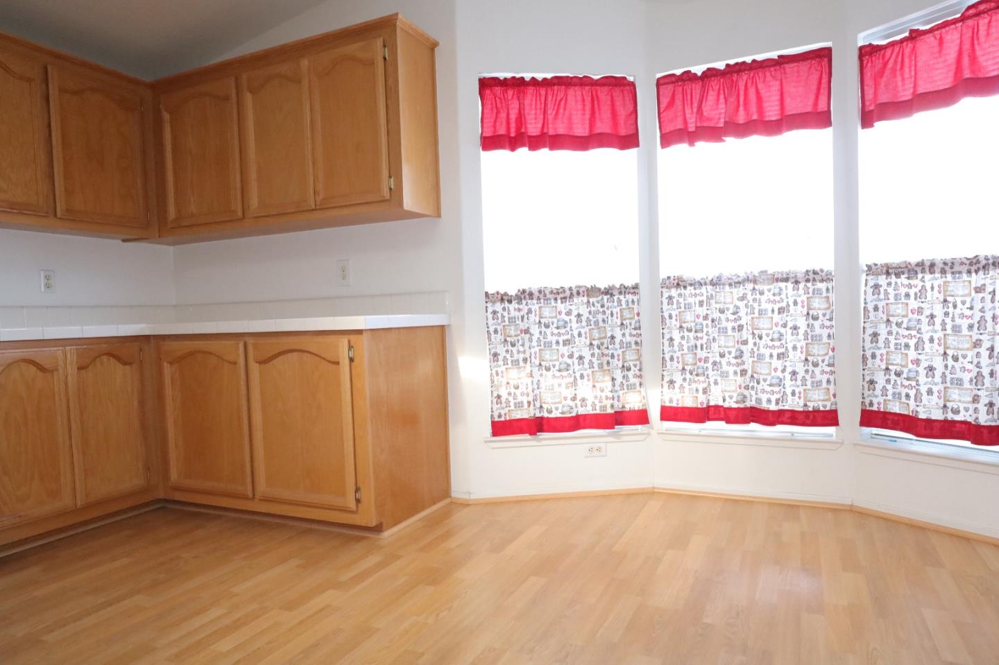 Detail Gallery Image 30 of 51 For 1085 Tasman Dr #225,  Sunnyvale,  CA 94089 - 3 Beds | 2 Baths