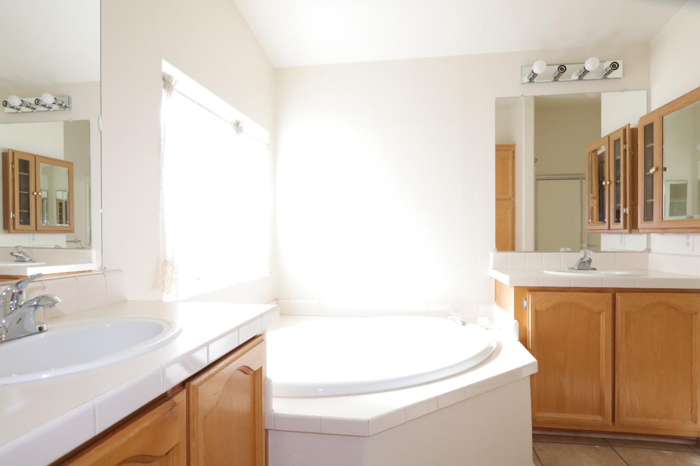 Detail Gallery Image 39 of 51 For 1085 Tasman Dr #225,  Sunnyvale,  CA 94089 - 3 Beds | 2 Baths