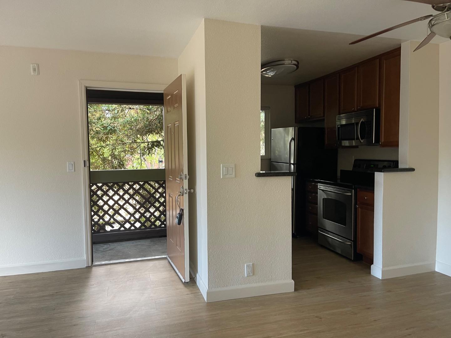 Detail Gallery Image 3 of 11 For 764 Teatree Ct, San Jose,  CA 95128 - 1 Beds | 1 Baths