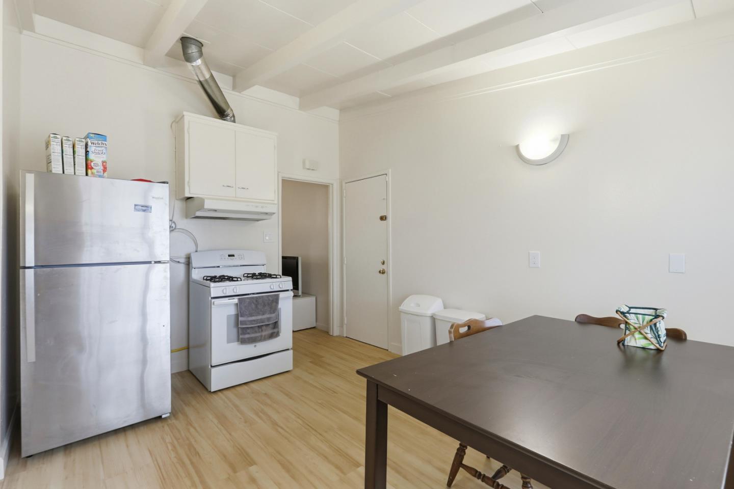 Detail Gallery Image 11 of 22 For 10081 Endfield Way, San Jose,  CA 95127 - 2 Beds | 1 Baths