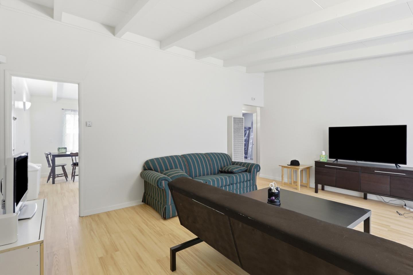 Detail Gallery Image 6 of 22 For 10081 Endfield Way, San Jose,  CA 95127 - 2 Beds | 1 Baths