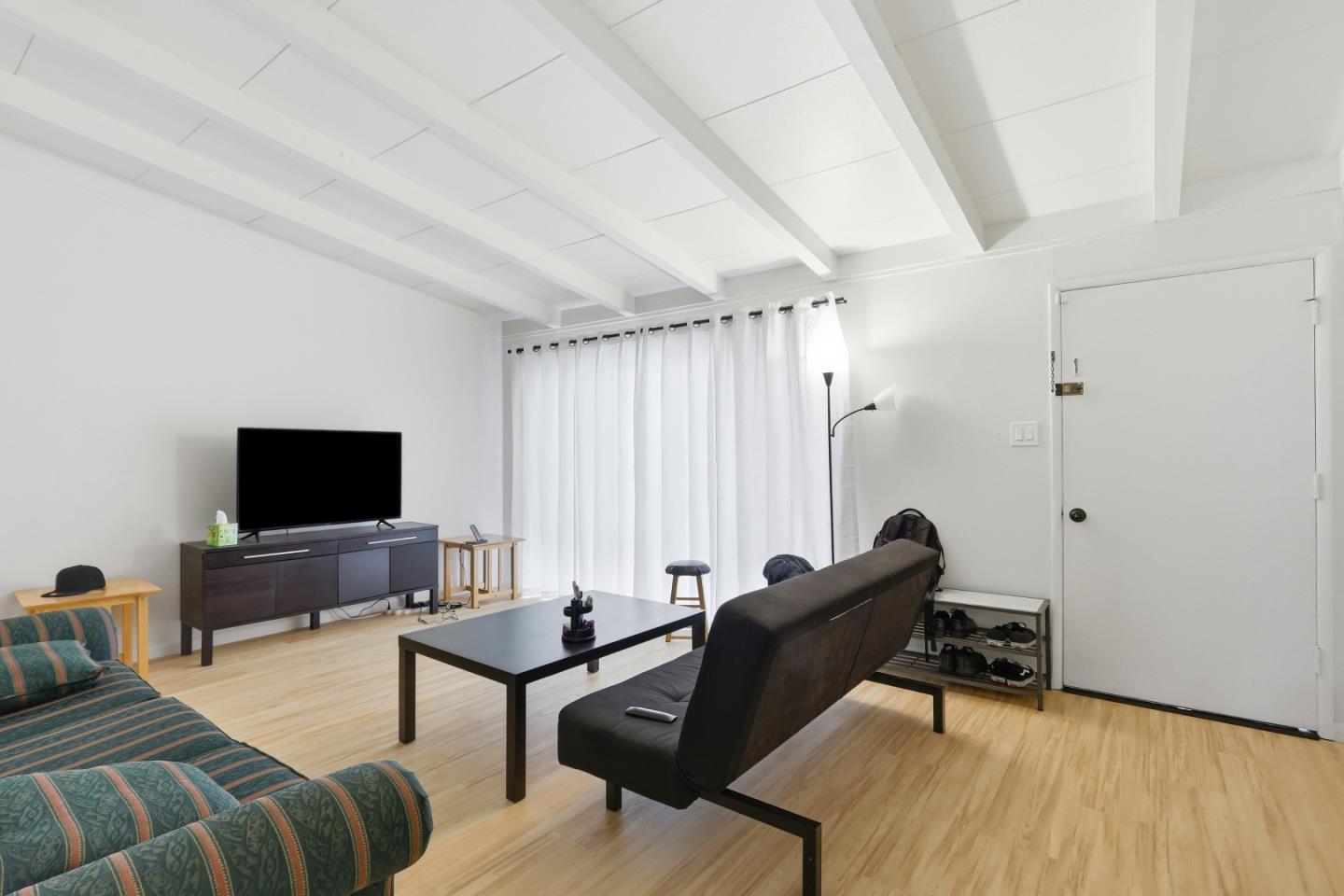 Detail Gallery Image 7 of 22 For 10081 Endfield Way, San Jose,  CA 95127 - 2 Beds | 1 Baths