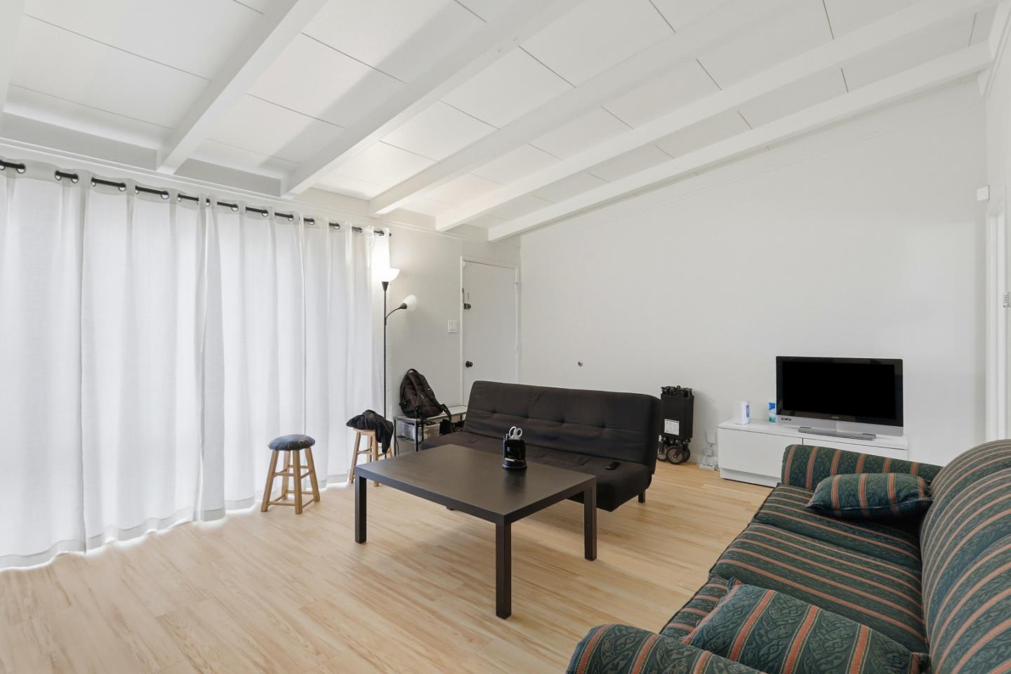 Detail Gallery Image 8 of 22 For 10081 Endfield Way, San Jose,  CA 95127 - 2 Beds | 1 Baths