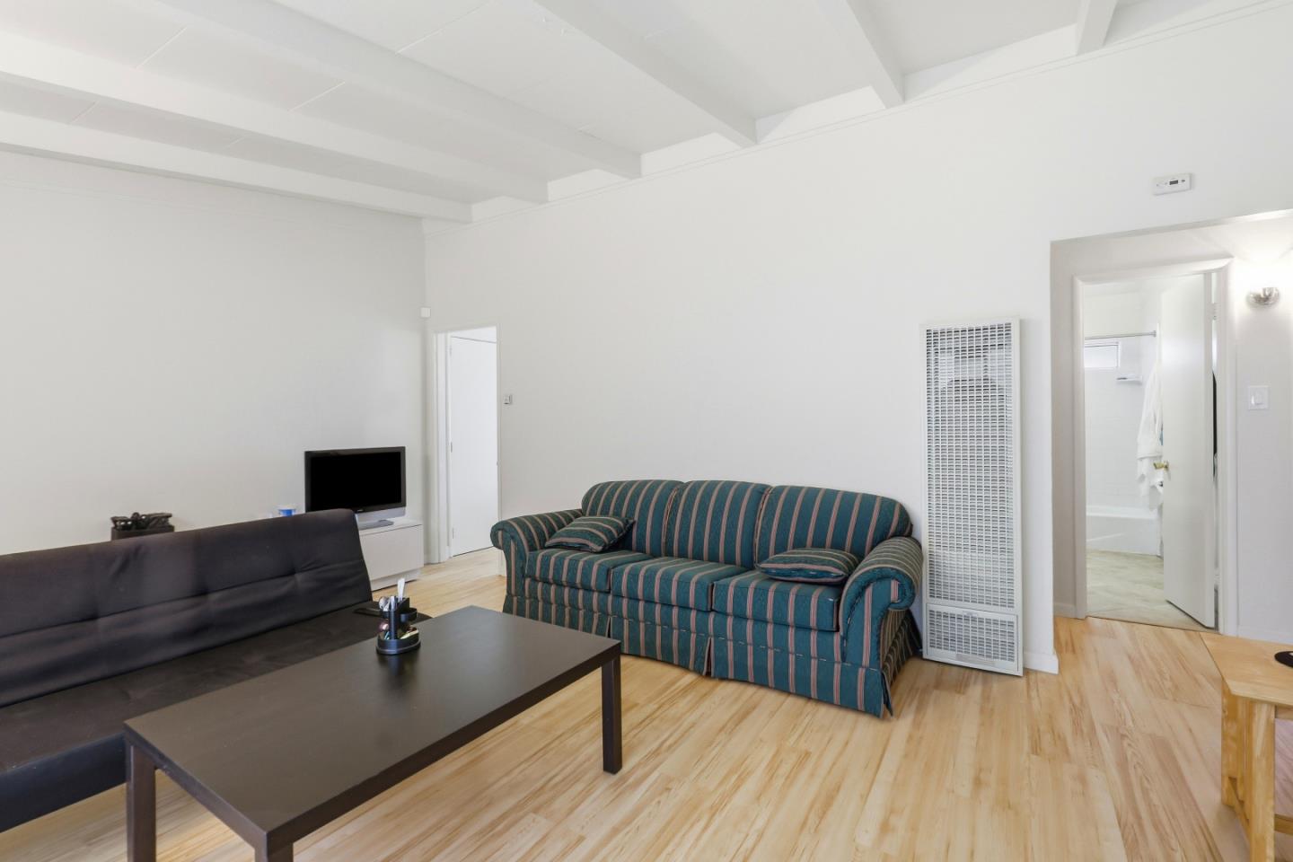 Detail Gallery Image 9 of 22 For 10081 Endfield Way, San Jose,  CA 95127 - 2 Beds | 1 Baths