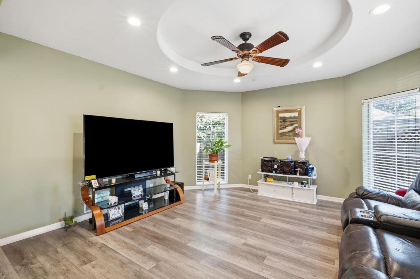 Detail Gallery Image 18 of 42 For 36 Pine St, Salinas,  CA 93901 - 5 Beds | 4 Baths