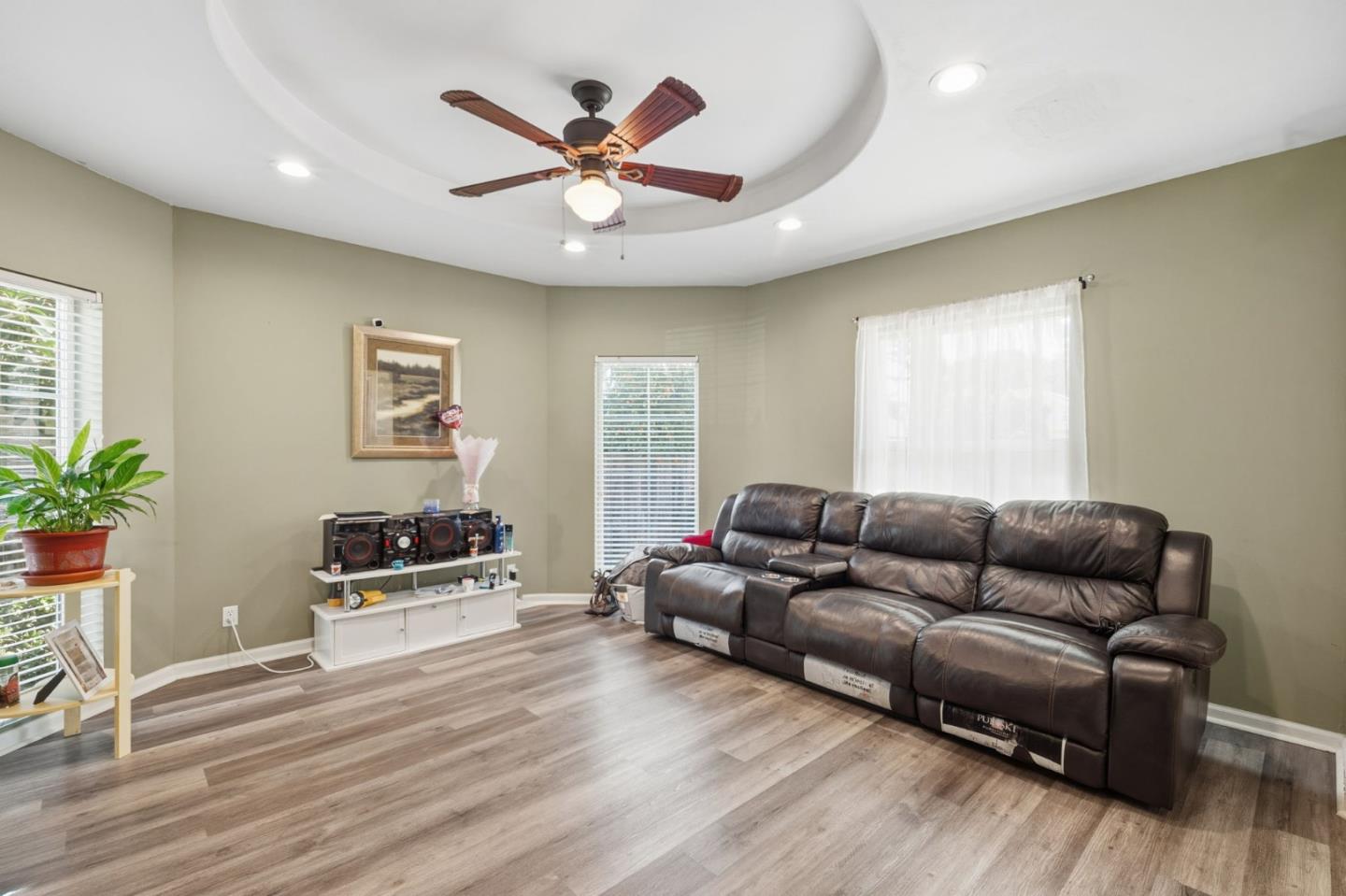 Detail Gallery Image 19 of 42 For 36 Pine St, Salinas,  CA 93901 - 5 Beds | 4 Baths