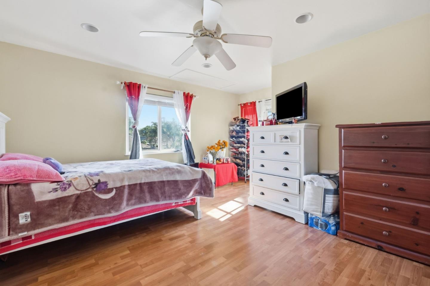 Detail Gallery Image 31 of 42 For 36 Pine St, Salinas,  CA 93901 - 5 Beds | 4 Baths