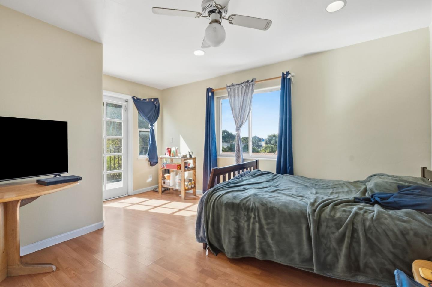 Detail Gallery Image 32 of 42 For 36 Pine St, Salinas,  CA 93901 - 5 Beds | 4 Baths