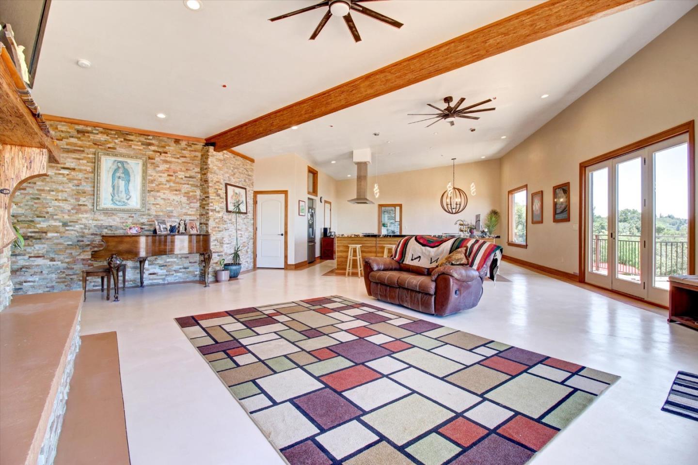 Detail Gallery Image 11 of 29 For 30005 Summit Rd, Los Gatos,  CA 95033 - 3 Beds | 2 Baths