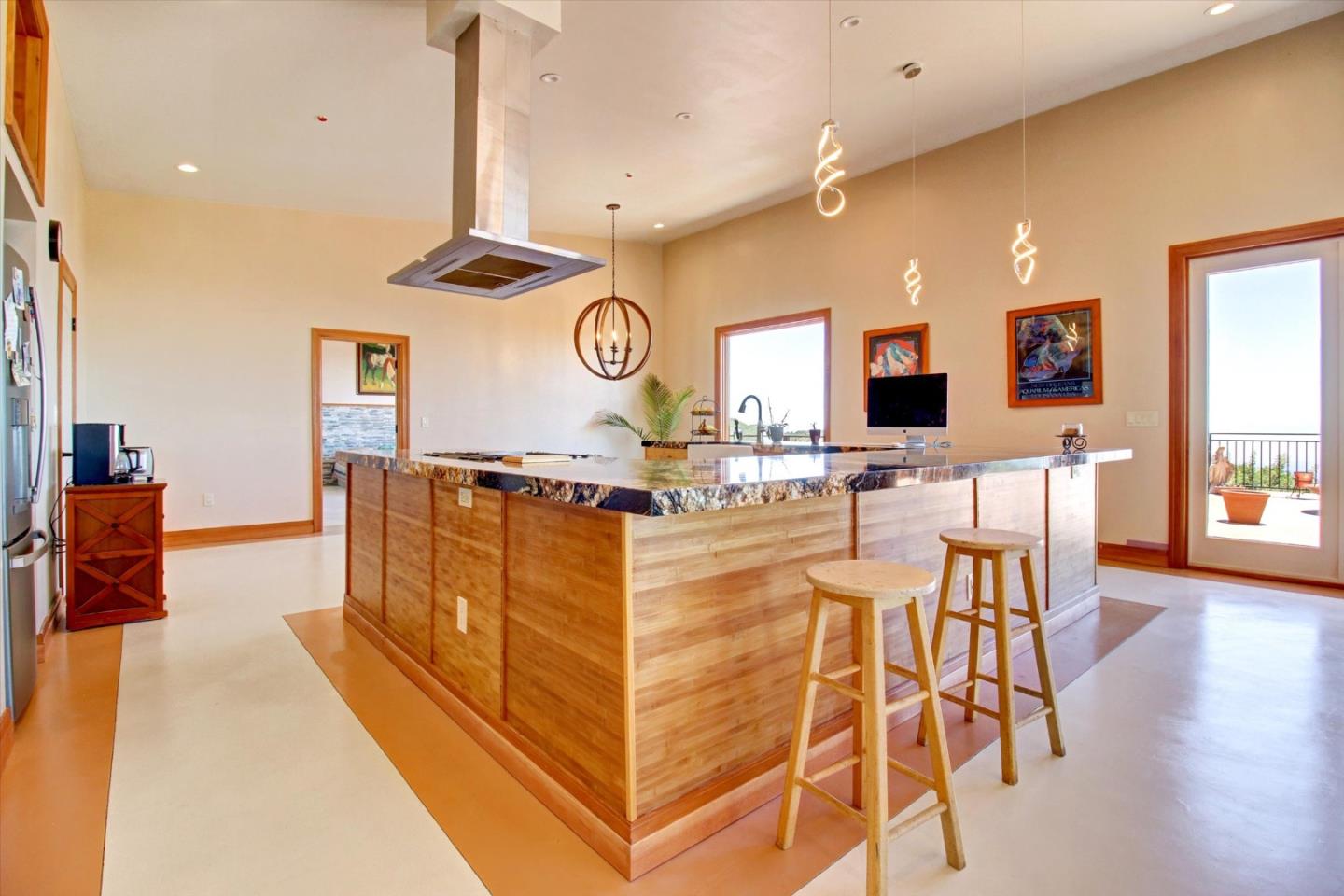 Detail Gallery Image 12 of 29 For 30005 Summit Rd, Los Gatos,  CA 95033 - 3 Beds | 2 Baths