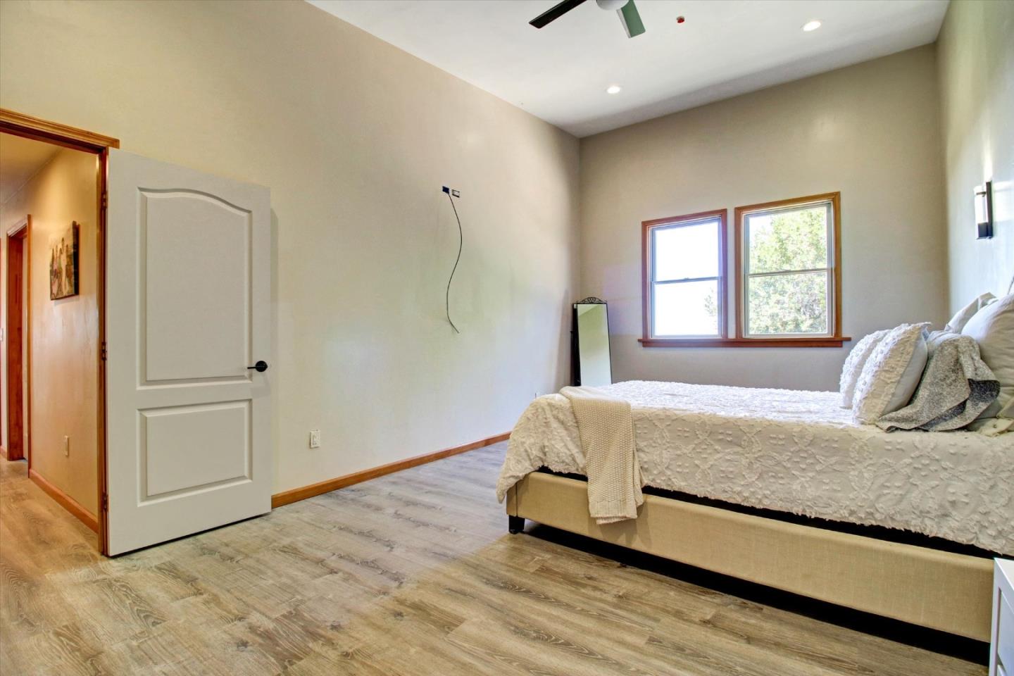 Detail Gallery Image 14 of 29 For 30005 Summit Rd, Los Gatos,  CA 95033 - 3 Beds | 2 Baths