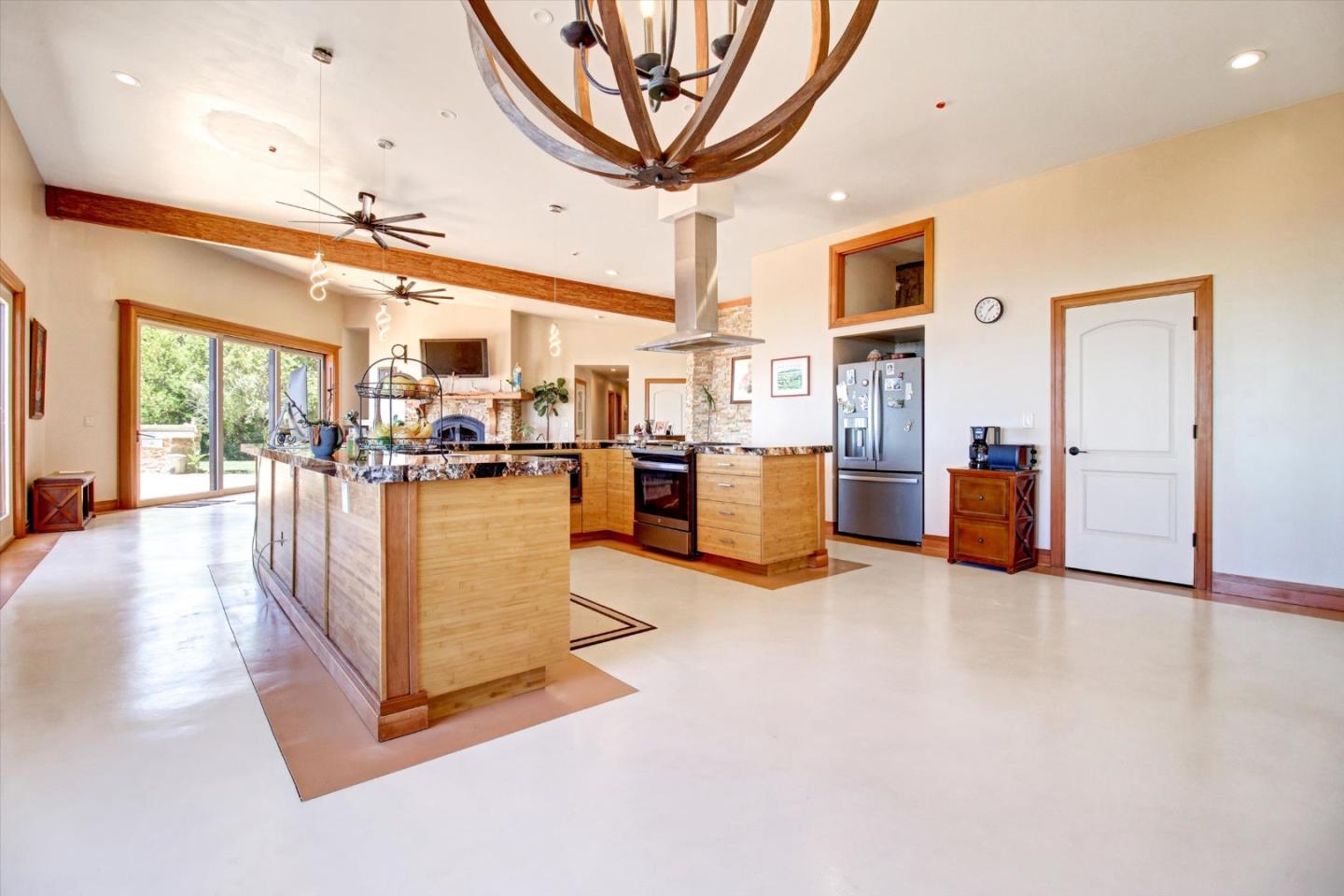 Detail Gallery Image 5 of 29 For 30005 Summit Rd, Los Gatos,  CA 95033 - 3 Beds | 2 Baths