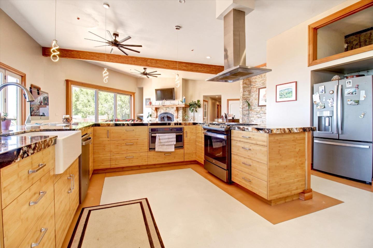 Detail Gallery Image 8 of 29 For 30005 Summit Rd, Los Gatos,  CA 95033 - 3 Beds | 2 Baths