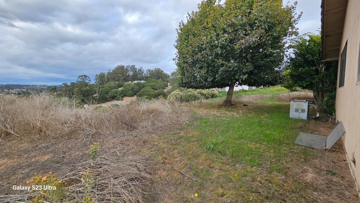 Detail Gallery Image 2 of 4 For 17925 Damian Way, Salinas,  CA 93907 - 3 Beds | 2 Baths