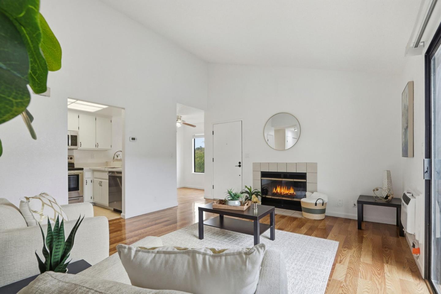 Photo #5: ML82027844 Listing: Photo #5