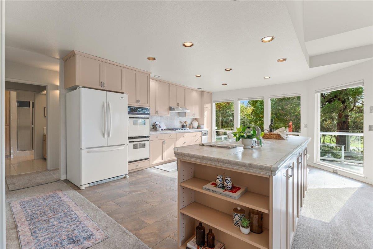 Detail Gallery Image 12 of 42 For 21 Crest Ln, La Selva Beach,  CA 95076 - 4 Beds | 3 Baths