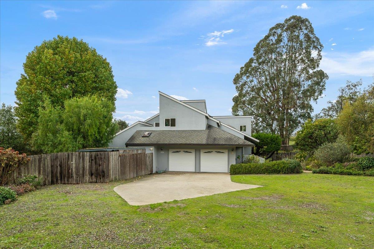 Detail Gallery Image 3 of 42 For 21 Crest Ln, La Selva Beach,  CA 95076 - 4 Beds | 3 Baths