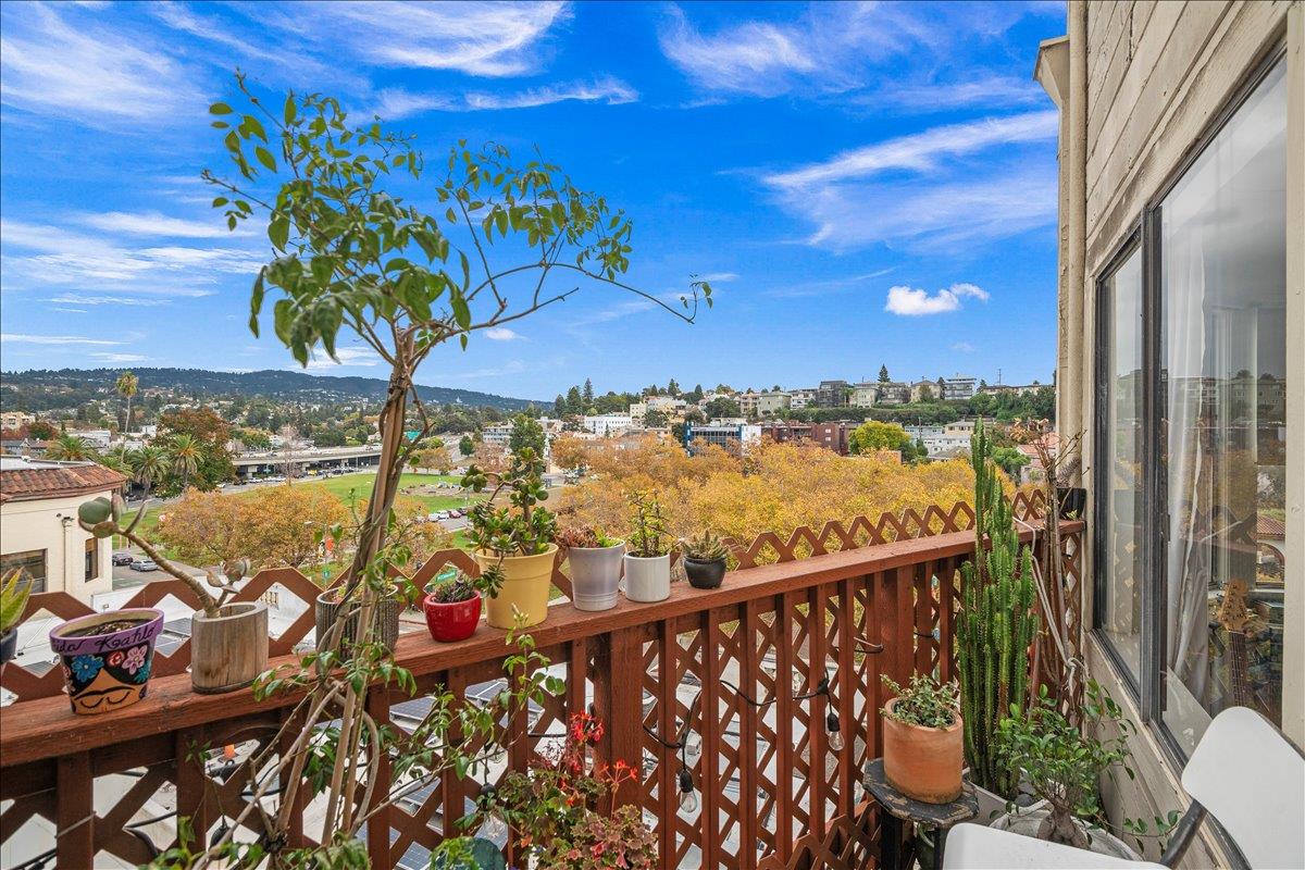 Detail Gallery Image 9 of 18 For 570 Grand Ave, Oakland,  CA 94610 - – Beds | – Baths