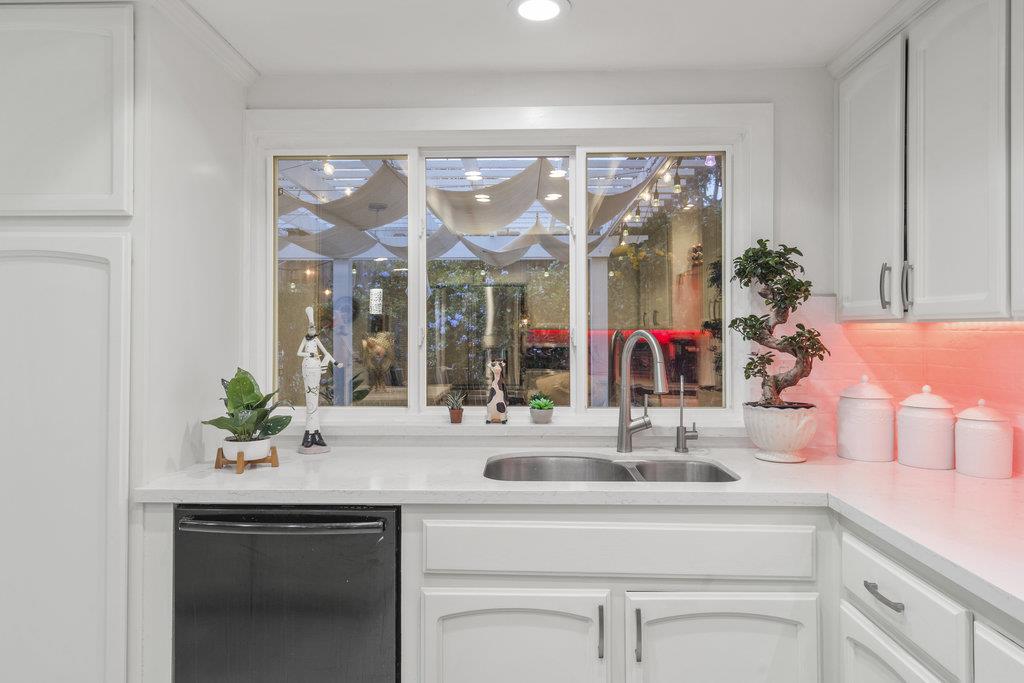 Detail Gallery Image 19 of 75 For 16761 Dry Creek Ct, Morgan Hill,  CA 95037 - 4 Beds | 2/1 Baths