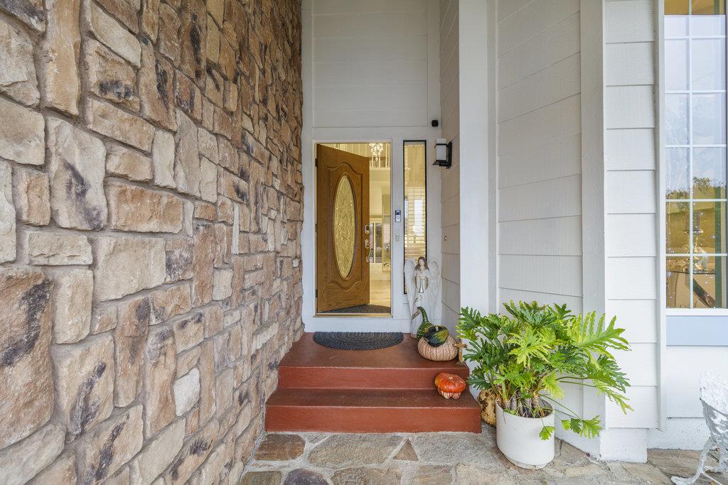 Detail Gallery Image 6 of 75 For 16761 Dry Creek Ct, Morgan Hill,  CA 95037 - 4 Beds | 2/1 Baths