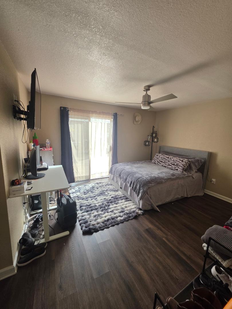 Detail Gallery Image 2 of 9 For 5761 Caribbean Cir, Stockton,  CA 95210 - 3 Beds | 2 Baths