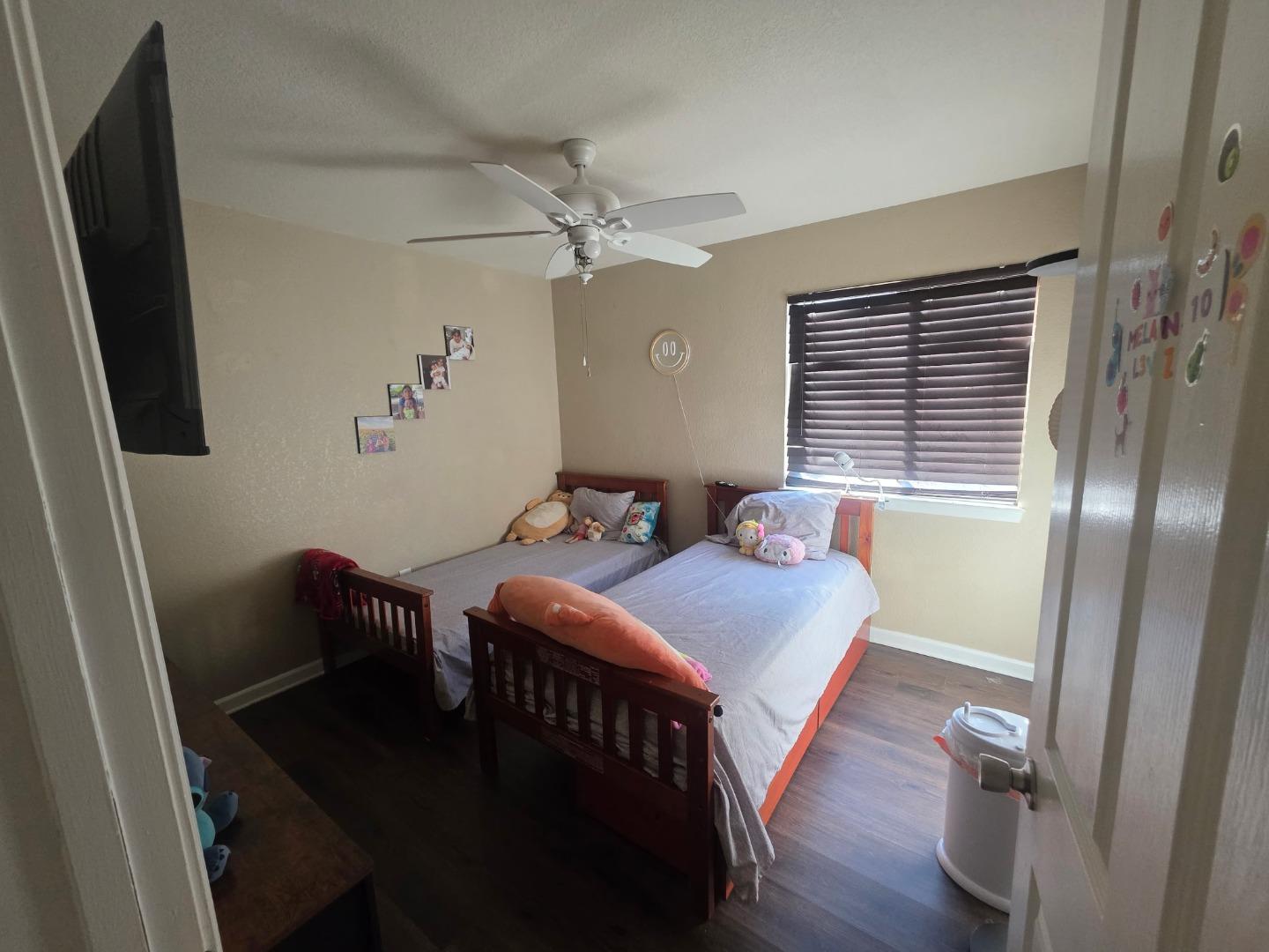 Detail Gallery Image 5 of 9 For 5761 Caribbean Cir, Stockton,  CA 95210 - 3 Beds | 2 Baths