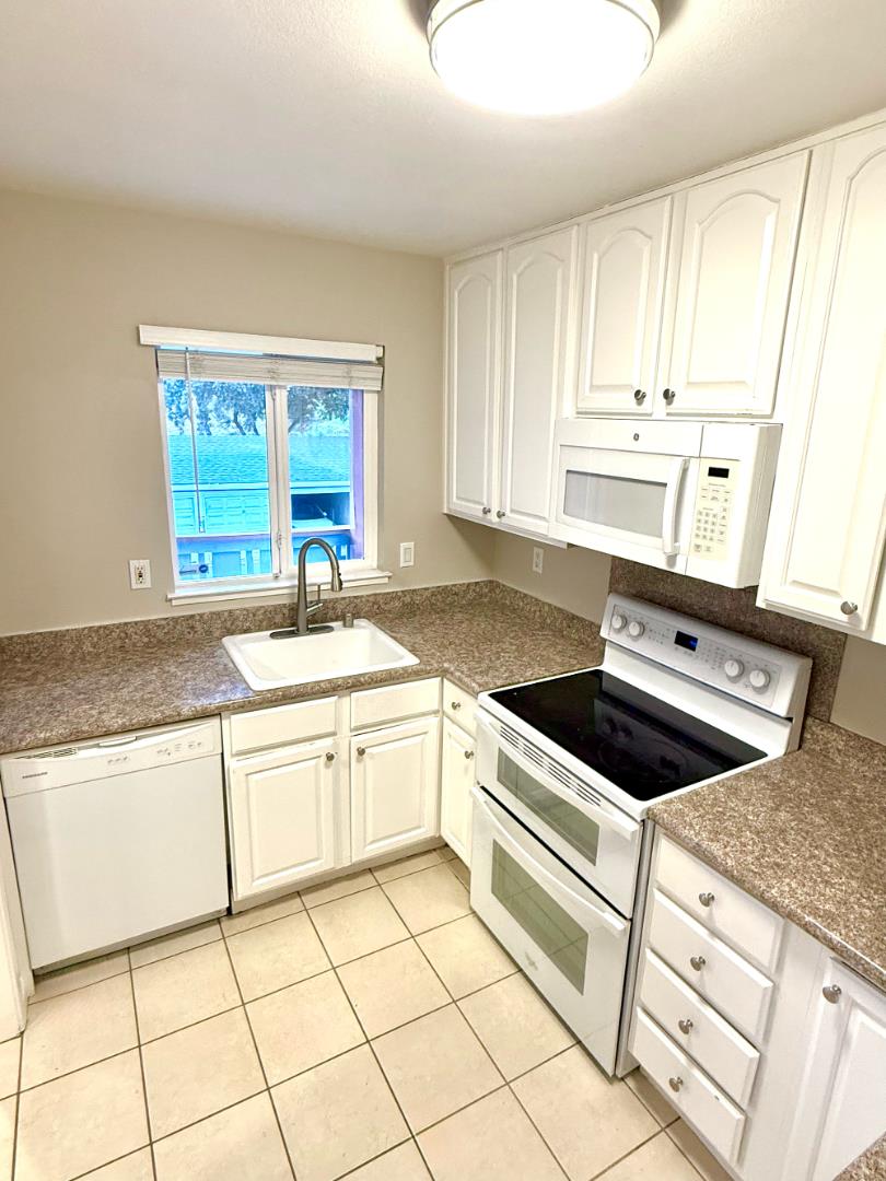 Detail Gallery Image 12 of 25 For 84 Rancho Dr #H,  San Jose,  CA 95111 - 2 Beds | 2 Baths