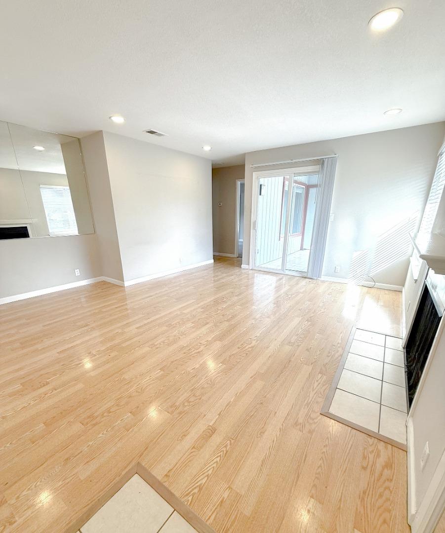 Detail Gallery Image 3 of 25 For 84 Rancho Dr #H,  San Jose,  CA 95111 - 2 Beds | 2 Baths