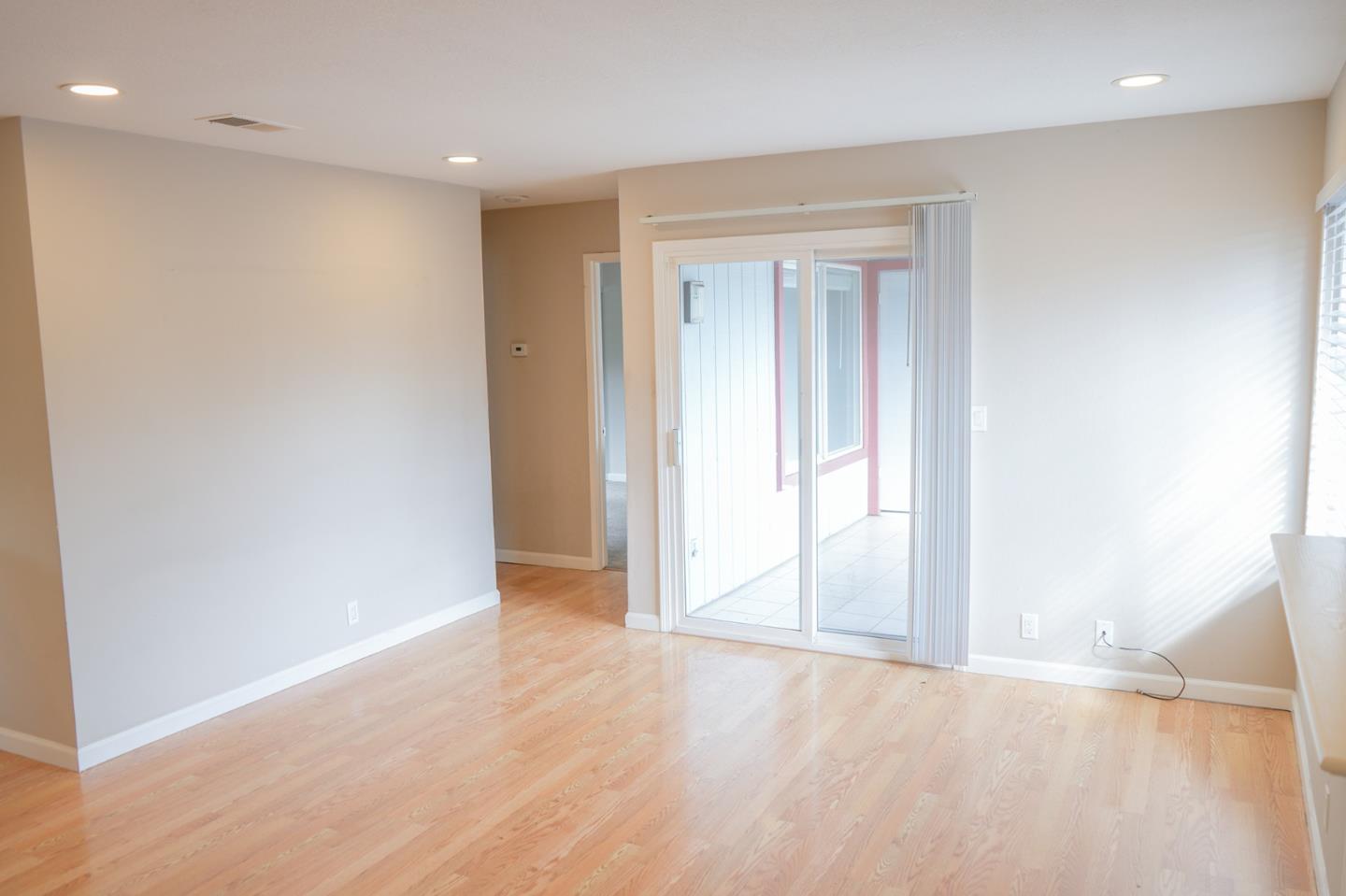 Detail Gallery Image 8 of 25 For 84 Rancho Dr #H,  San Jose,  CA 95111 - 2 Beds | 2 Baths