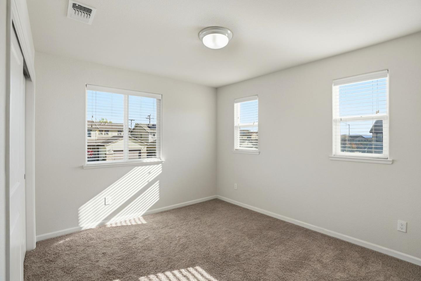 Detail Gallery Image 16 of 24 For 665 Molera Ave, Soledad,  CA 93960 - 6 Beds | 2/1 Baths