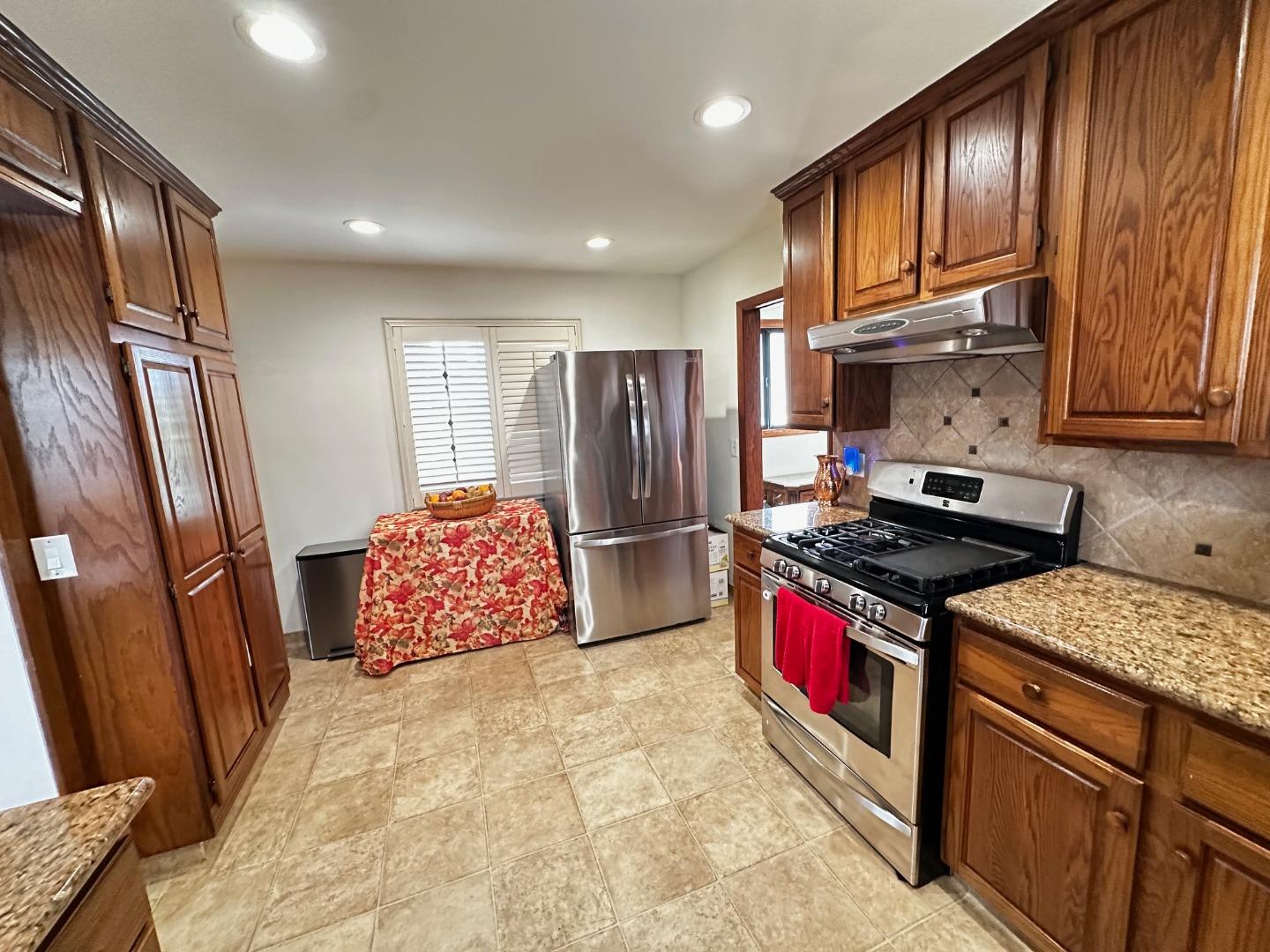 Detail Gallery Image 8 of 33 For 87 Beverly Dr, Watsonville,  CA 95076 - 3 Beds | 2 Baths