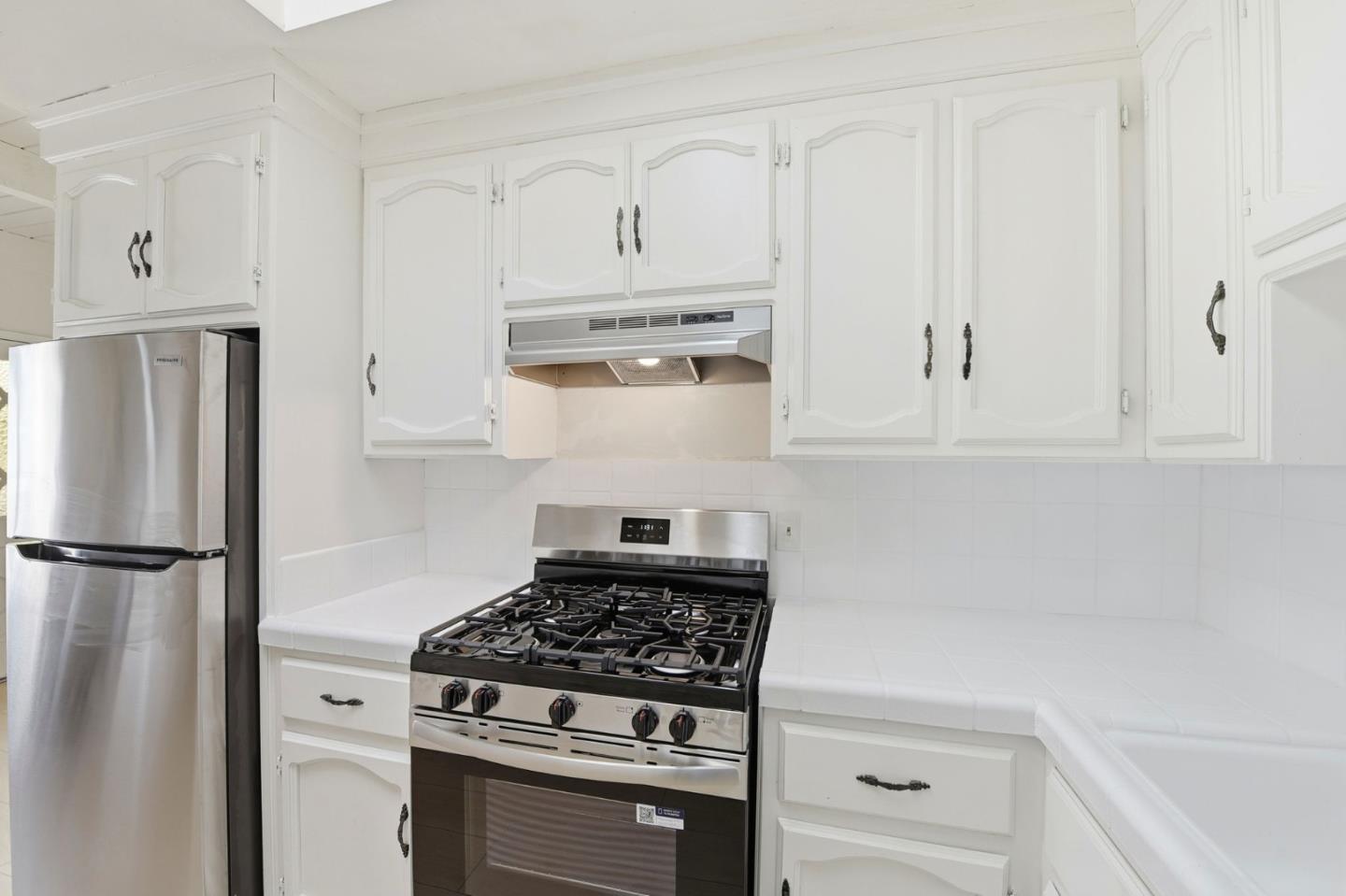 Detail Gallery Image 10 of 30 For 501 Lochridge Dr, San Jose,  CA 95133 - 4 Beds | 2 Baths