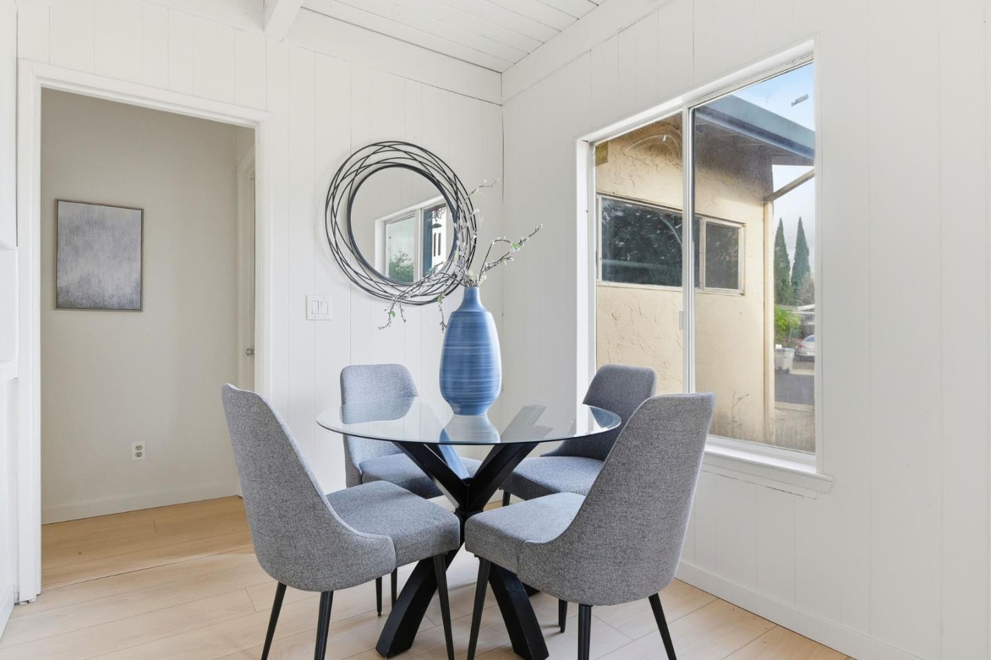 Detail Gallery Image 11 of 30 For 501 Lochridge Dr, San Jose,  CA 95133 - 4 Beds | 2 Baths