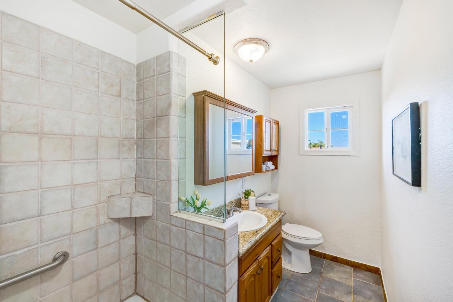 Detail Gallery Image 11 of 16 For 1809 Soto St, Seaside,  CA 93955 - 4 Beds | 2 Baths