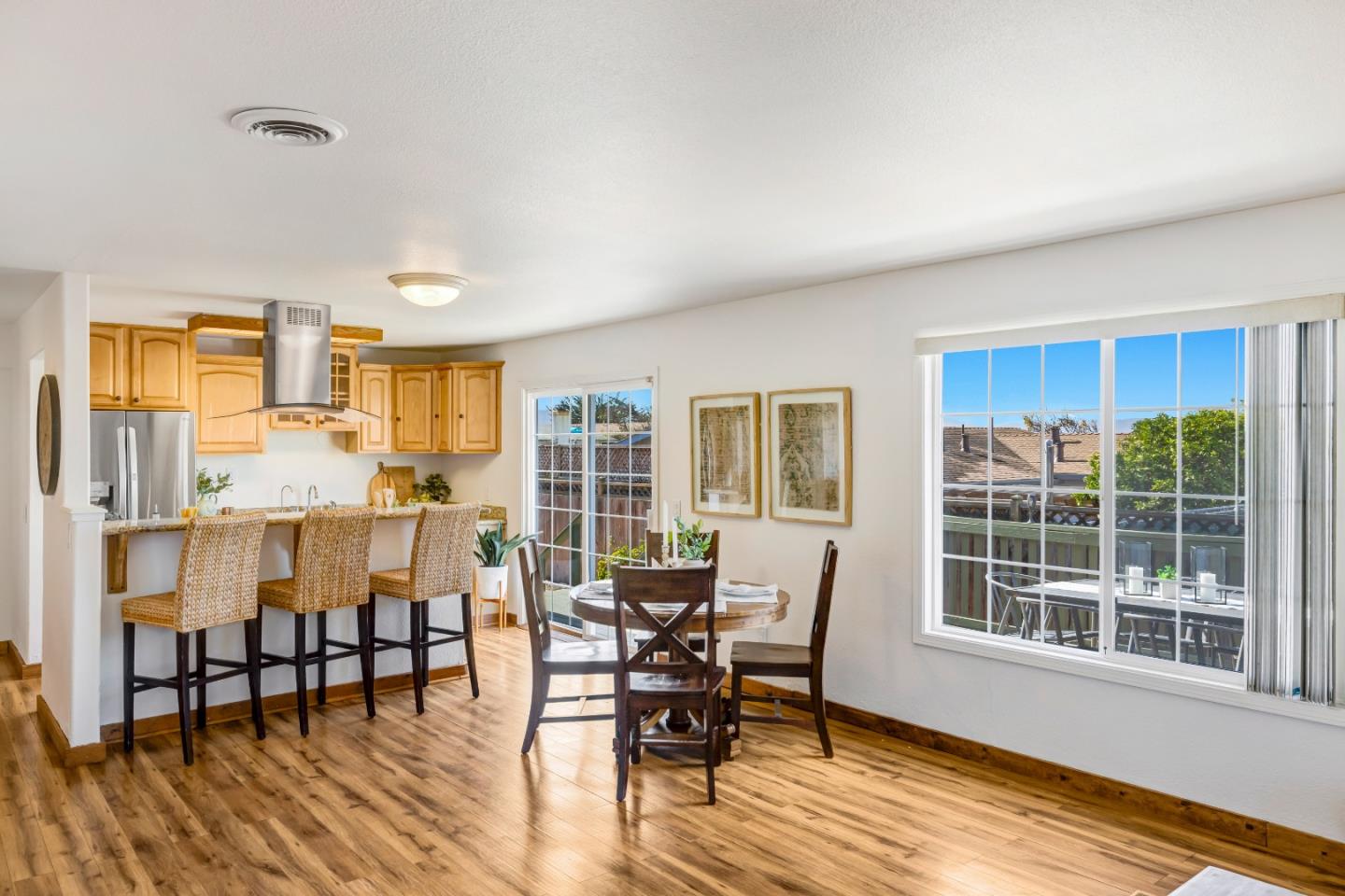 Detail Gallery Image 4 of 16 For 1809 Soto St, Seaside,  CA 93955 - 4 Beds | 2 Baths