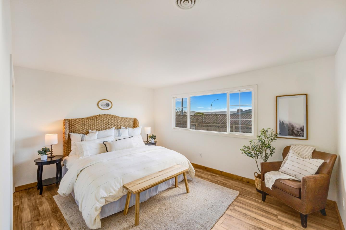 Detail Gallery Image 7 of 16 For 1809 Soto St, Seaside,  CA 93955 - 4 Beds | 2 Baths