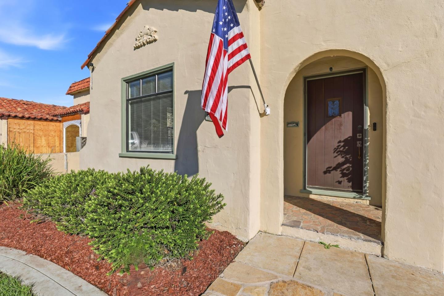 Detail Gallery Image 6 of 36 For 16 Orange Dr, Salinas,  CA 93901 - 2 Beds | 2 Baths