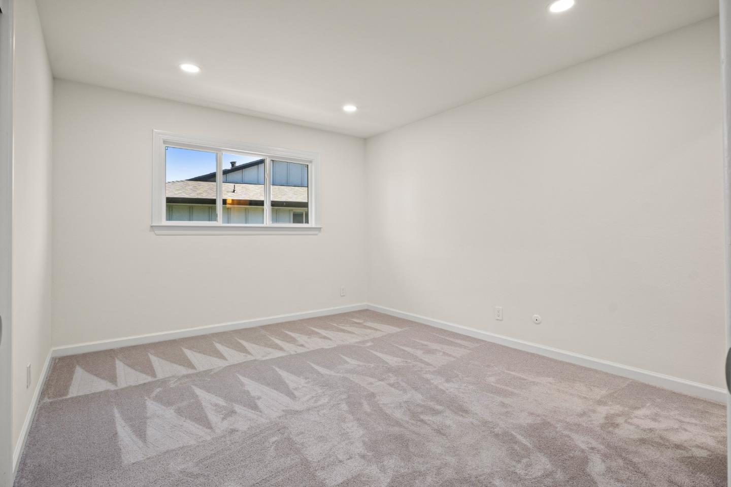 Detail Gallery Image 13 of 19 For 3045 Los Prados St #218,  San Mateo,  CA 94403 - 2 Beds | 2 Baths