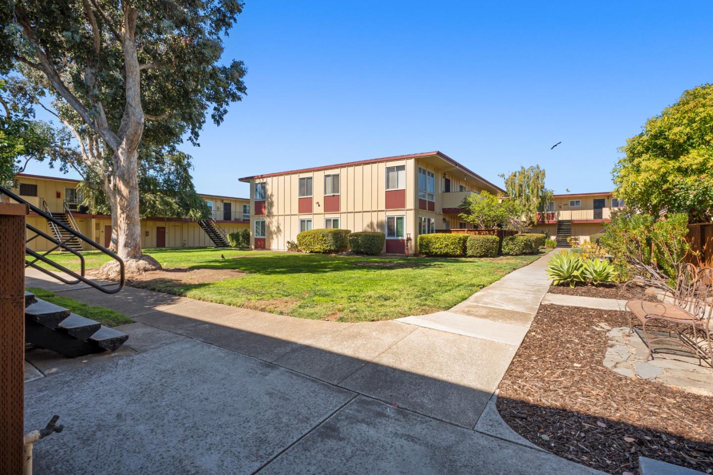 Detail Gallery Image 18 of 19 For 3045 Los Prados St #218,  San Mateo,  CA 94403 - 2 Beds | 2 Baths