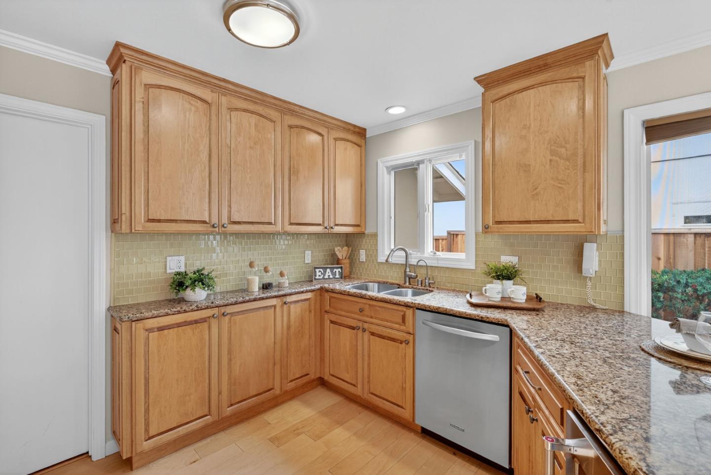 Detail Gallery Image 11 of 21 For 1227 Sargent Dr, Sunnyvale,  CA 94087 - 3 Beds | 2 Baths