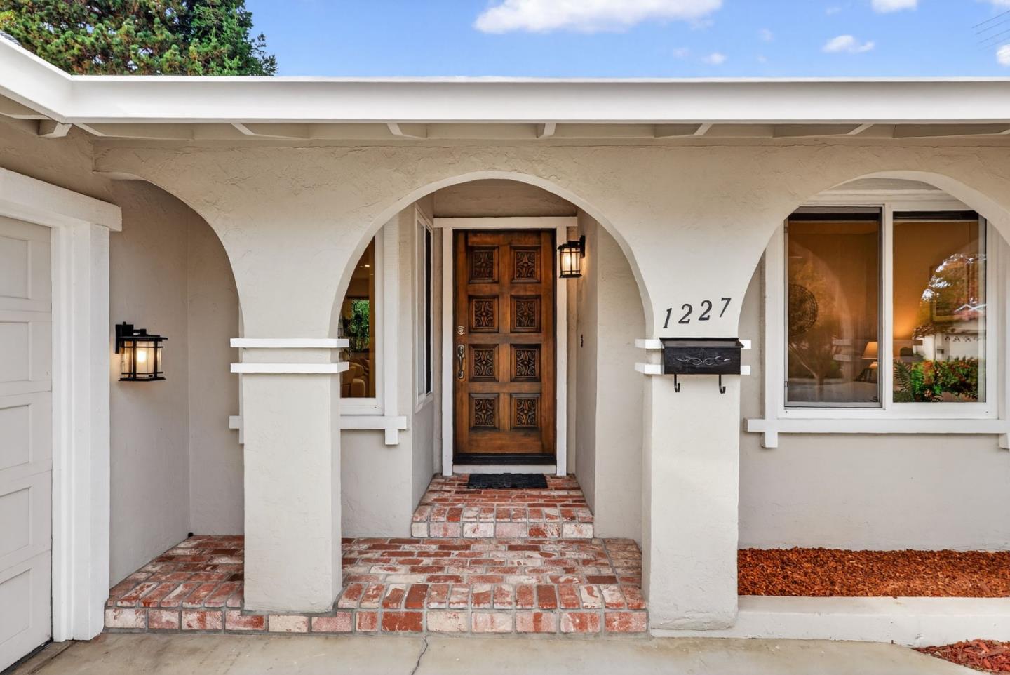 Detail Gallery Image 3 of 21 For 1227 Sargent Dr, Sunnyvale,  CA 94087 - 3 Beds | 2 Baths