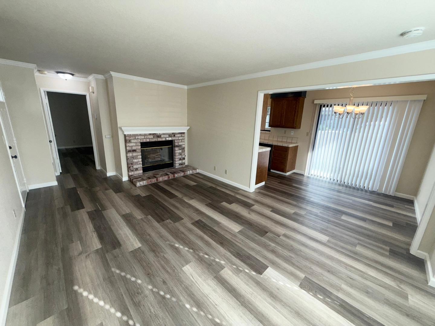 Detail Gallery Image 5 of 25 For 1053 Riker St #6,  Salinas,  CA 93901 - 1 Beds | 1 Baths