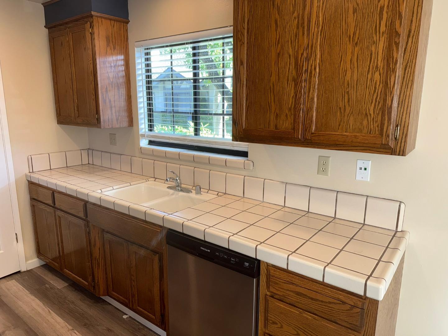 Detail Gallery Image 7 of 25 For 1053 Riker St #6,  Salinas,  CA 93901 - 1 Beds | 1 Baths