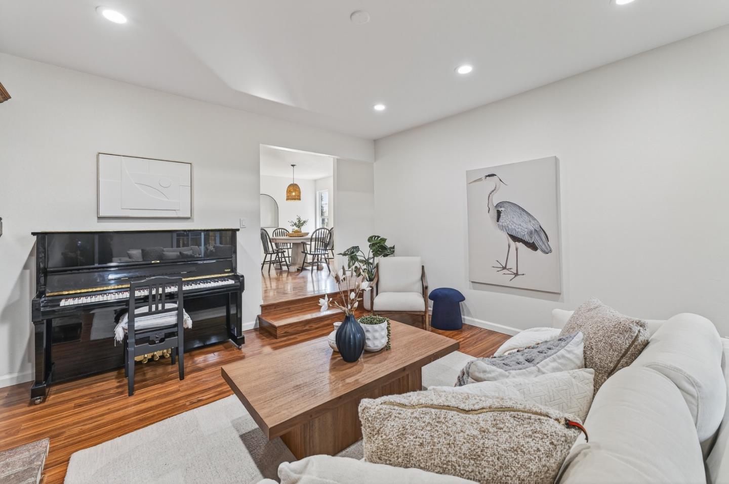 Detail Gallery Image 11 of 26 For 3049 Sunrise Cir, Marina,  CA 93933 - 4 Beds | 2 Baths