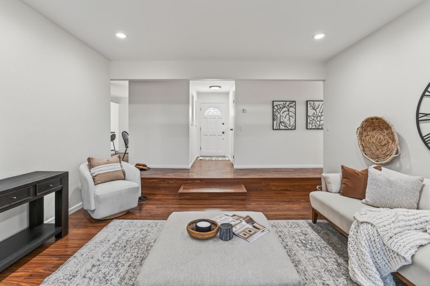 Detail Gallery Image 12 of 26 For 3049 Sunrise Cir, Marina,  CA 93933 - 4 Beds | 2 Baths