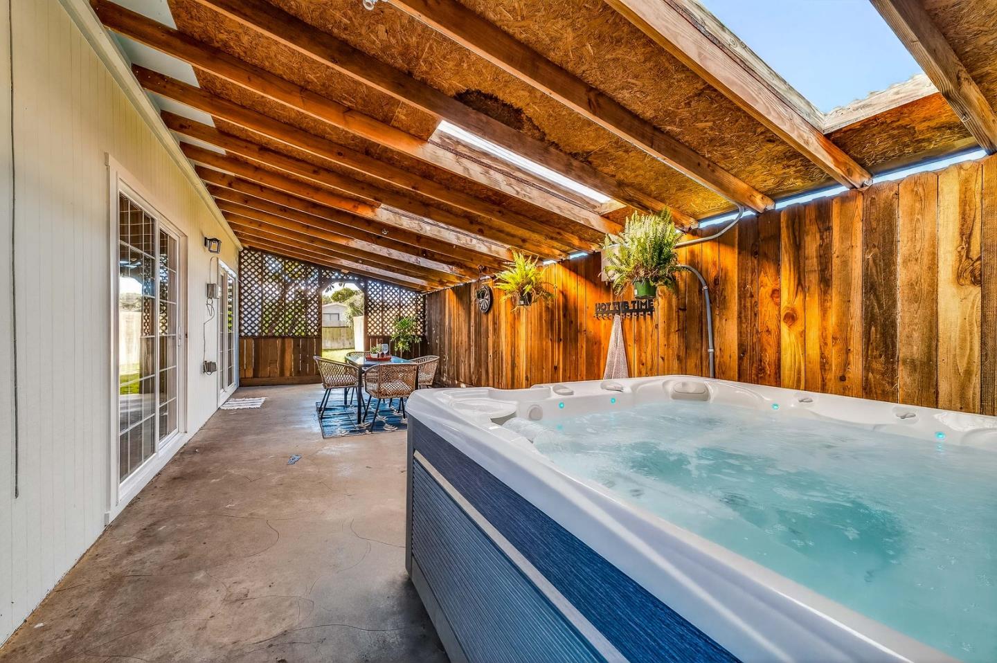 Detail Gallery Image 24 of 26 For 3049 Sunrise Cir, Marina,  CA 93933 - 4 Beds | 2 Baths