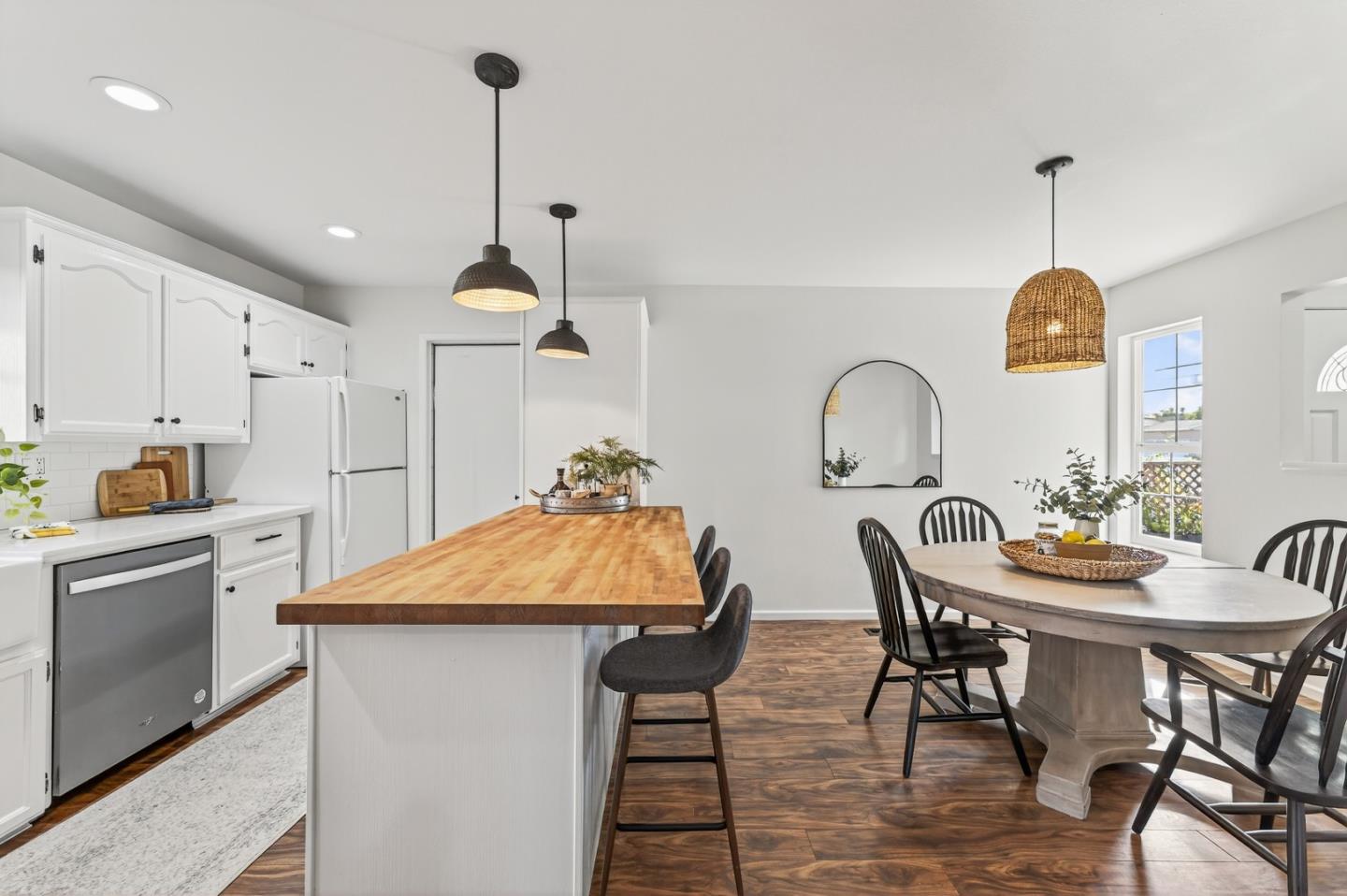 Detail Gallery Image 5 of 26 For 3049 Sunrise Cir, Marina,  CA 93933 - 4 Beds | 2 Baths