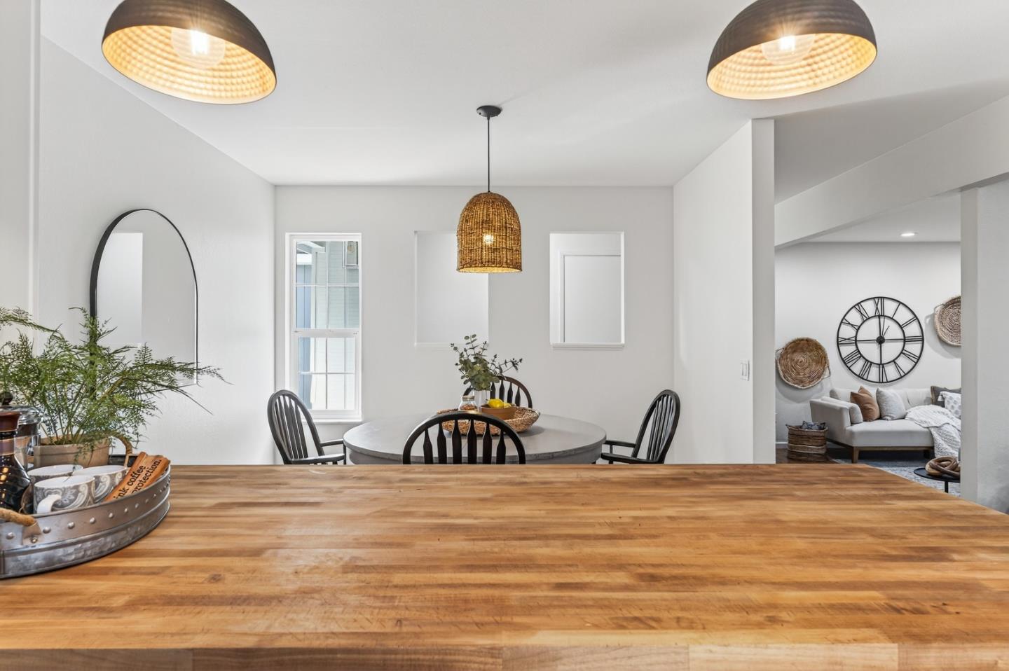 Detail Gallery Image 6 of 26 For 3049 Sunrise Cir, Marina,  CA 93933 - 4 Beds | 2 Baths