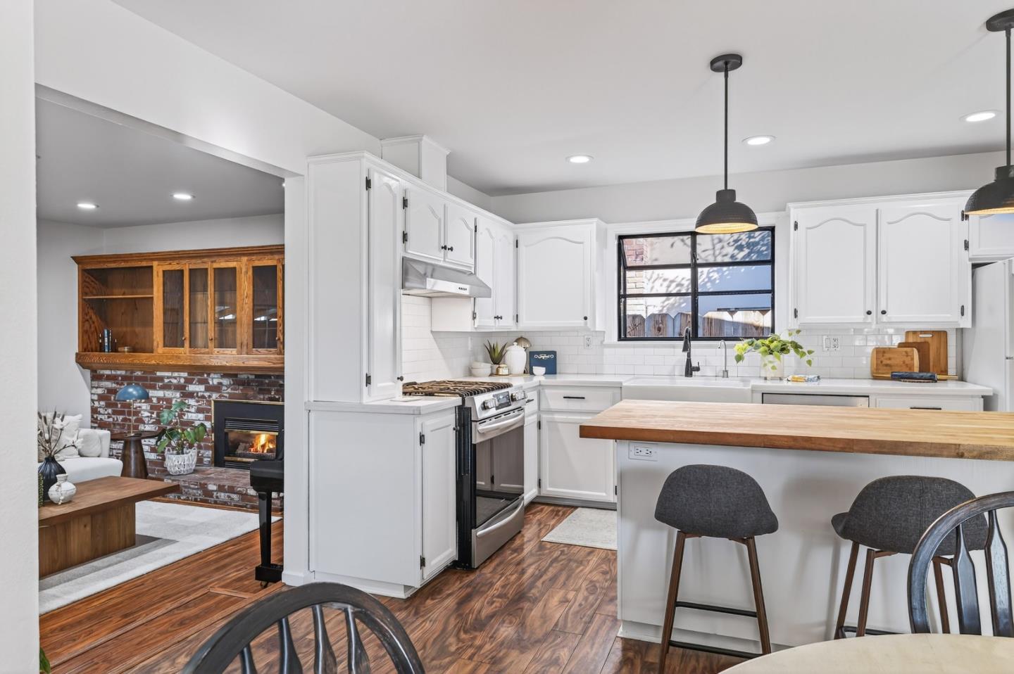 Detail Gallery Image 8 of 26 For 3049 Sunrise Cir, Marina,  CA 93933 - 4 Beds | 2 Baths