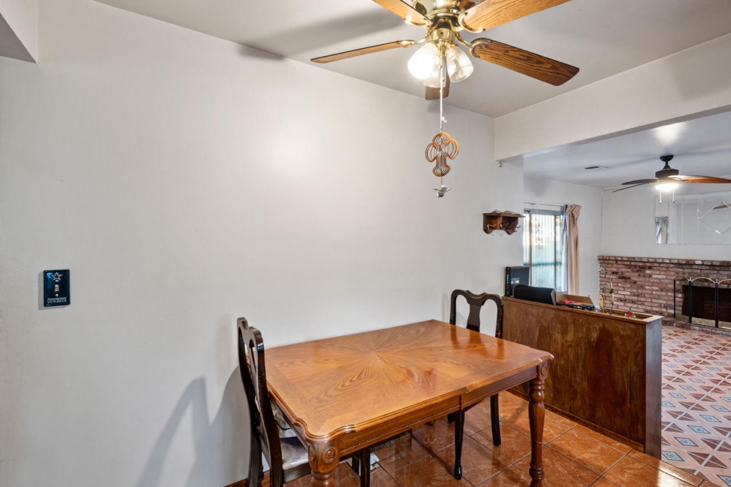 Detail Gallery Image 8 of 28 For 1745 Vista Glen Dr, San Jose,  CA 95122 - 4 Beds | 2 Baths